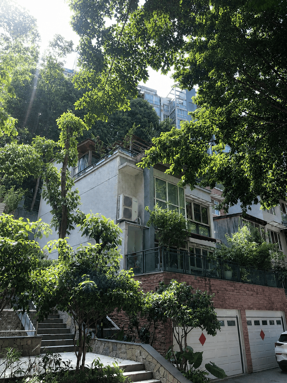 鹤岗岛居岁月从容升级：小小岛老别墅加装蒂升悦行款电梯